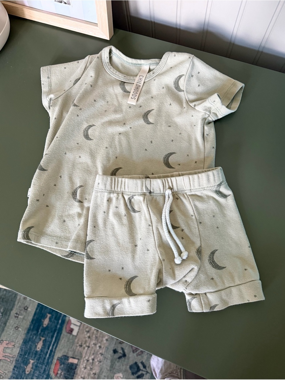 Childhoods lunar on flax set